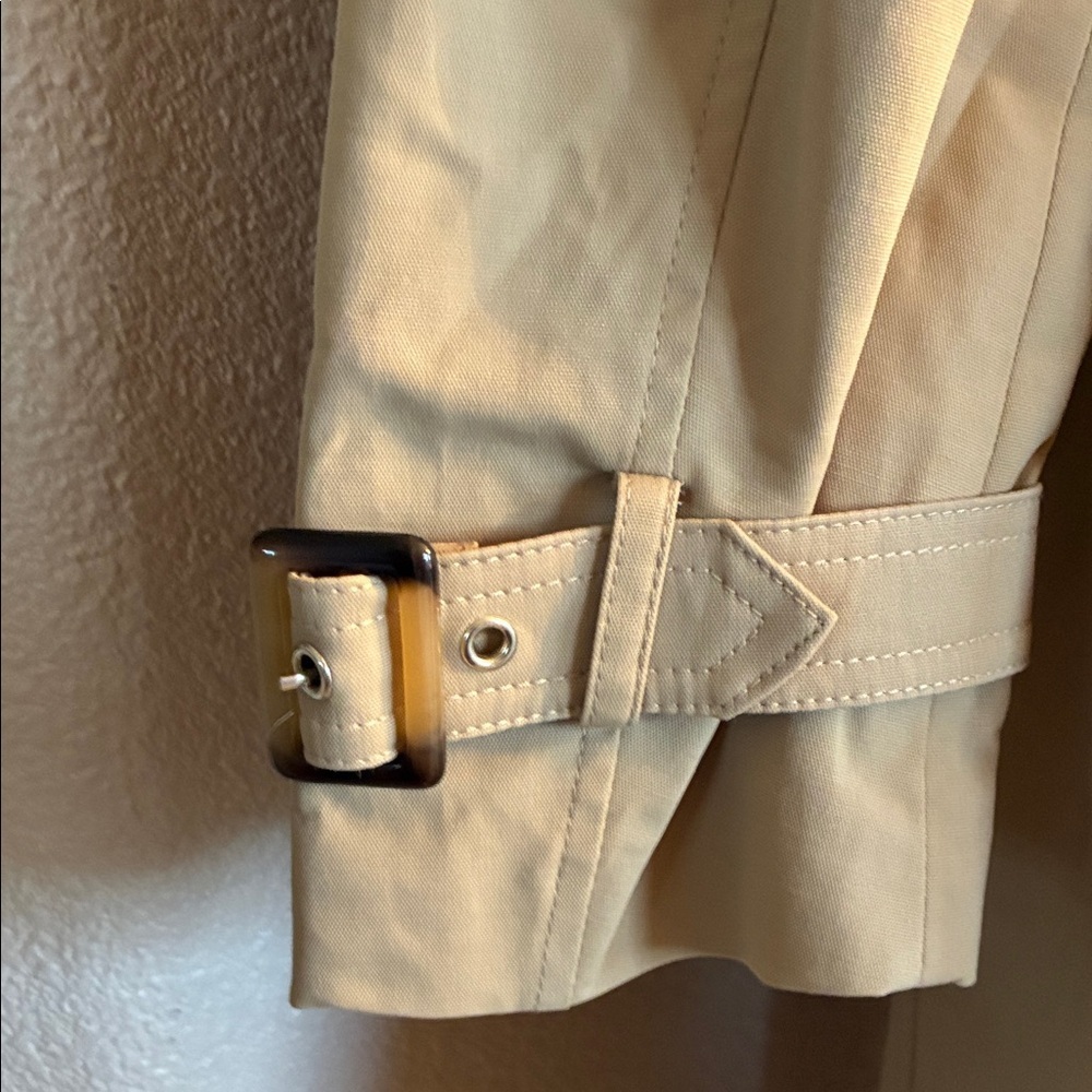 NEW YORK & CO Trench Coat, Women's, XL, Beige, EUC Tortoise shell buttons/buckle - Picture 9 of 16